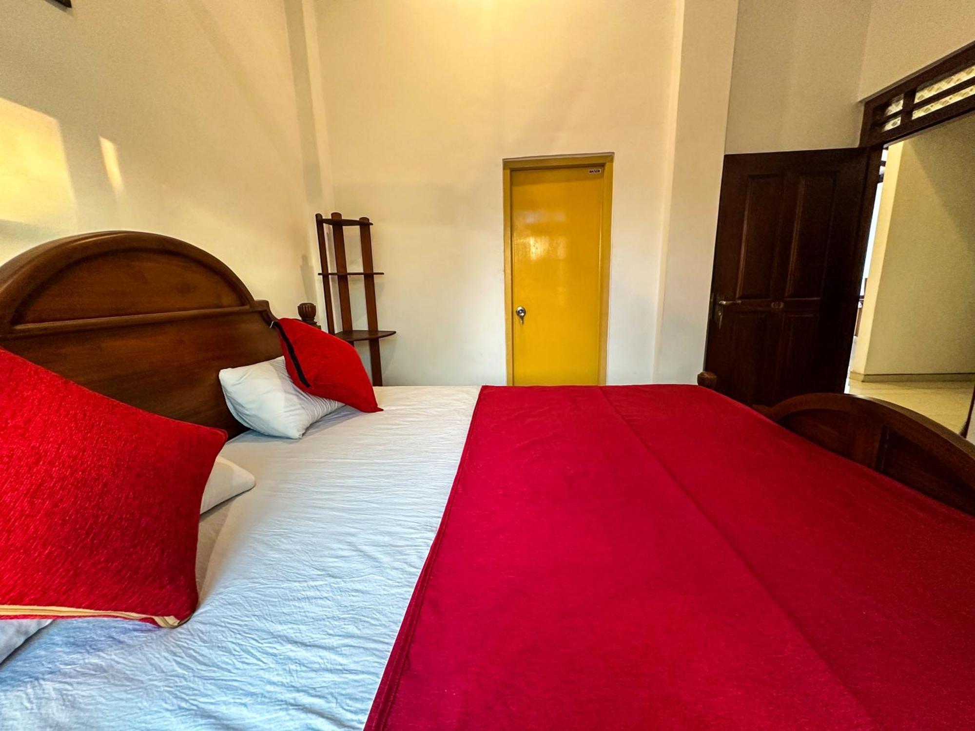 New Panda House Otel Galle Oda fotoğraf